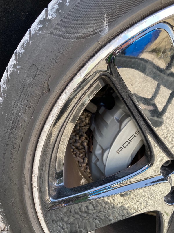 Personnalisation Porsche Macan S chez Platinum Carrosserie Carnoux franchise offerte 
